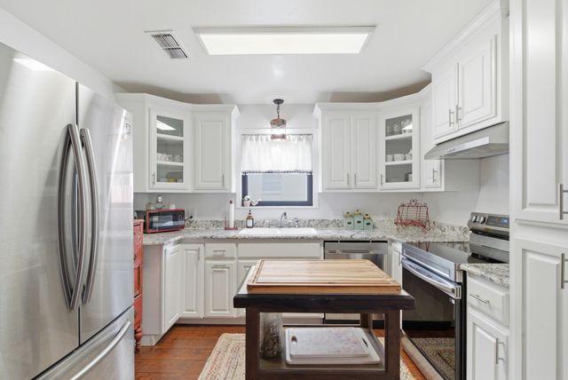 807 Keller Avenue, Benbrook, TX 76126