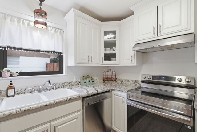 807 Keller Avenue, Benbrook, TX 76126