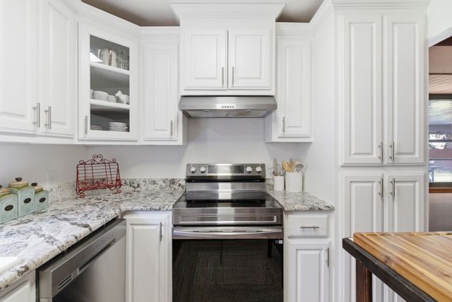 807 Keller Avenue, Benbrook, TX 76126