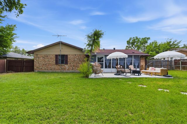 807 Keller Avenue, Benbrook, TX 76126