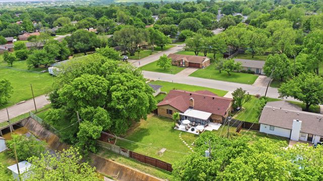 807 Keller Avenue, Benbrook, TX 76126