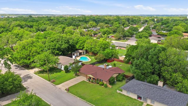 807 Keller Avenue, Benbrook, TX 76126