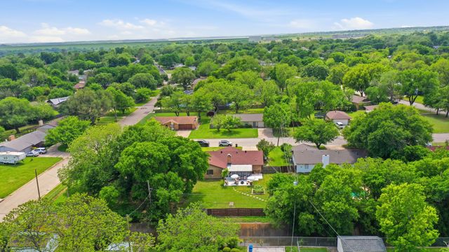 807 Keller Avenue, Benbrook, TX 76126