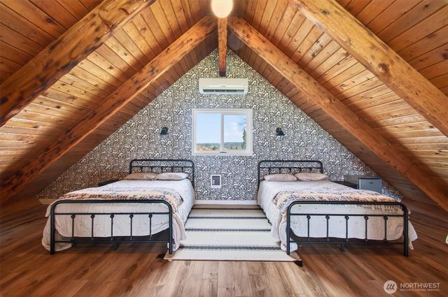 301 W Sunny Sands, Cathlamet, WA 98612