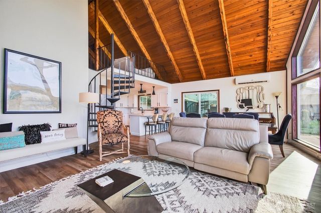 301 W Sunny Sands, Cathlamet, WA 98612