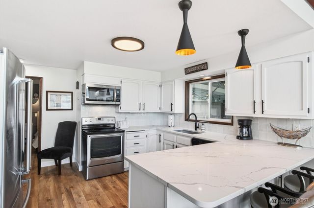 301 W Sunny Sands, Cathlamet, WA 98612