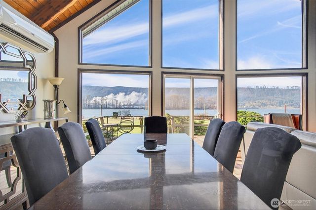 301 W Sunny Sands, Cathlamet, WA 98612