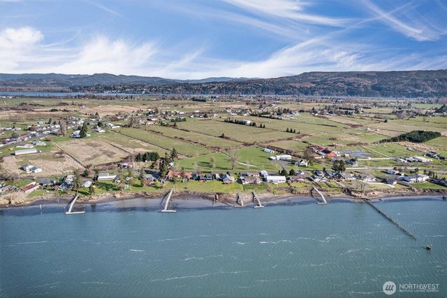 301 W Sunny Sands, Cathlamet, WA 98612