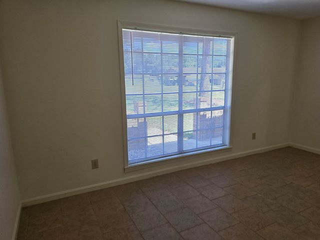 1 Pineway Drive, Daleville, AL 36322