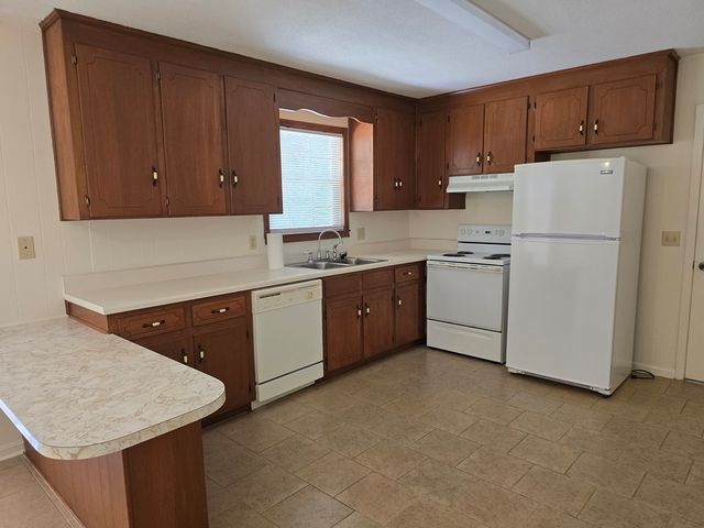 1 Pineway Drive, Daleville, AL 36322