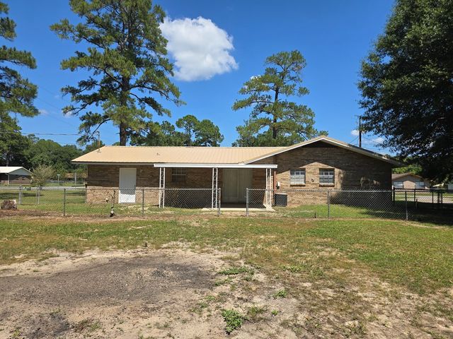 1 Pineway Drive, Daleville, AL 36322