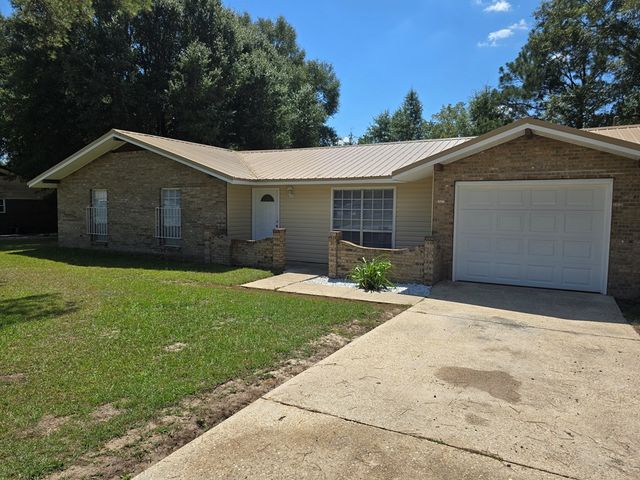 1 Pineway Drive, Daleville, AL 36322