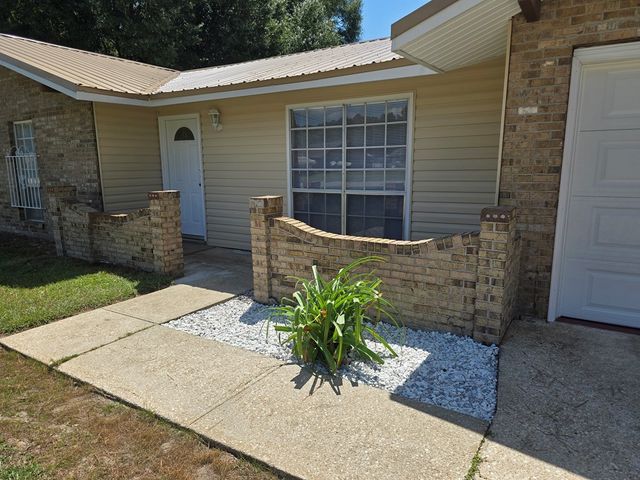 1 Pineway Drive, Daleville, AL 36322