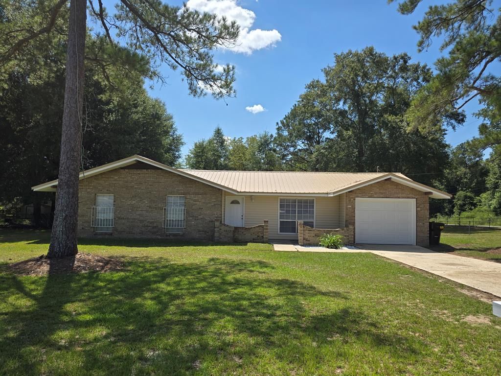 1 Pineway Drive, Daleville, AL 36322