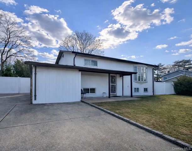 46 Anna Road, Bay Shore, NY 11706