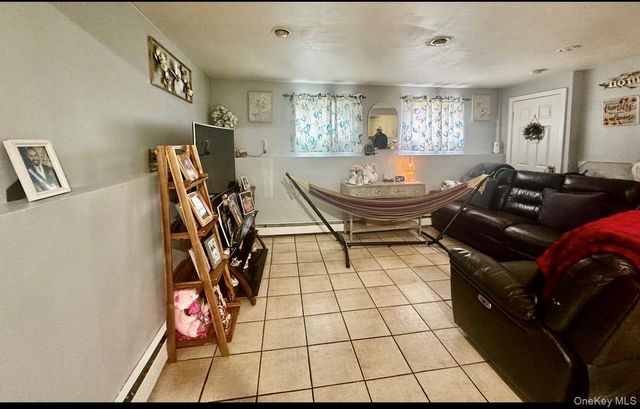 46 Anna Road, Bay Shore, NY 11706