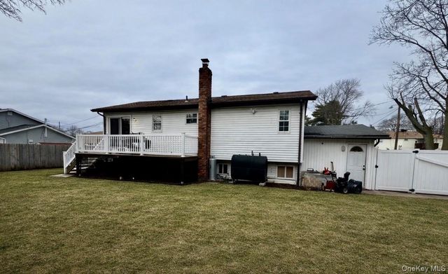 46 Anna Road, Bay Shore, NY 11706