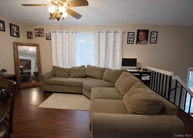 46 Anna Road, Bay Shore, NY 11706