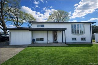 46 Anna Road, Bay Shore, NY 11706