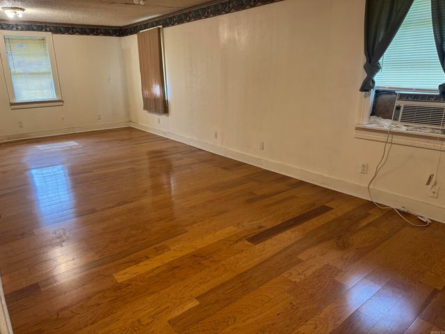 1303 S Bay Street, Pine Bluff, AR 71603