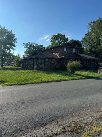 1303 S Bay Street, Pine Bluff, AR 71603