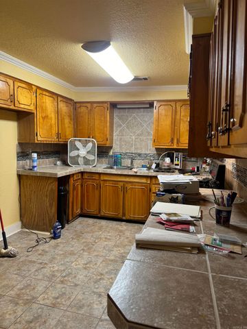 1303 S Bay Street, Pine Bluff, AR 71603