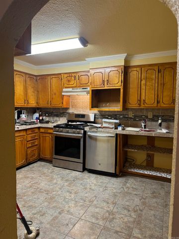 1303 S Bay Street, Pine Bluff, AR 71603