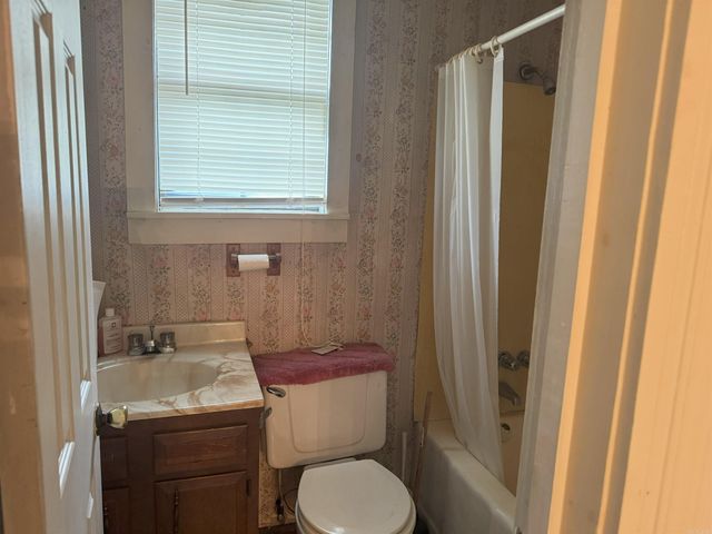 1303 S Bay Street, Pine Bluff, AR 71603