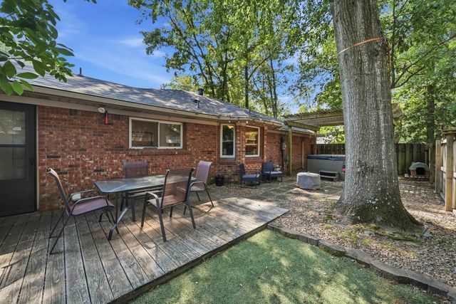 7 WOODBRIDGE Drive, Conway, AR 72034