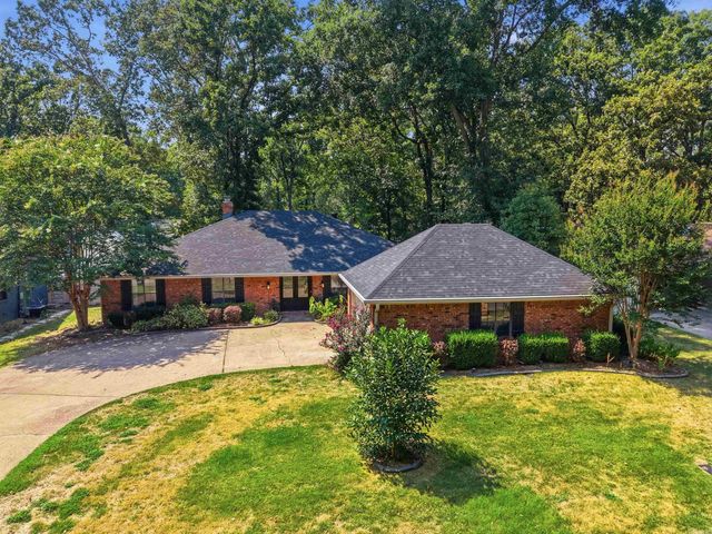 7 WOODBRIDGE Drive, Conway, AR 72034