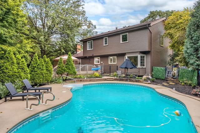 505 Bernie Court, Naperville, IL 60565