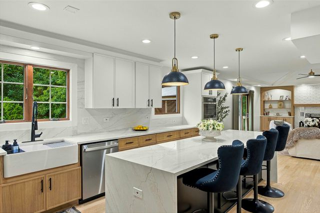 505 Bernie Court, Naperville, IL 60565