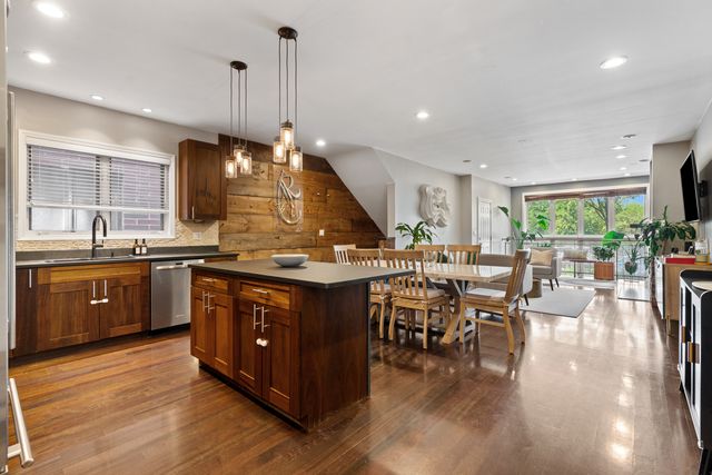 1461 W Grand Avenue 1, Chicago, IL 60642