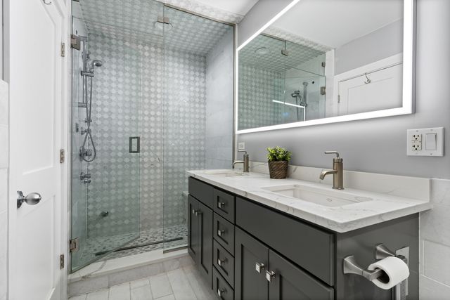 1461 W Grand Avenue 1, Chicago, IL 60642