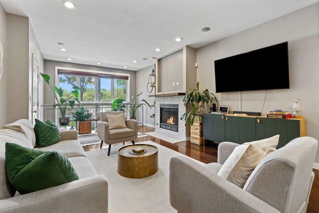1461 W Grand Avenue 1, Chicago, IL 60642