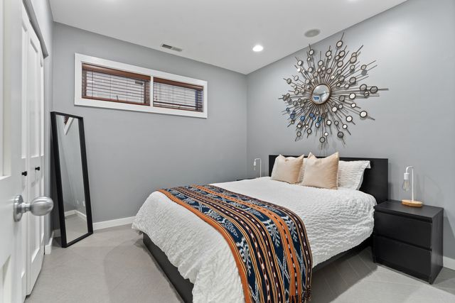 1461 W Grand Avenue 1, Chicago, IL 60642