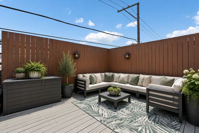 1461 W Grand Avenue 1, Chicago, IL 60642