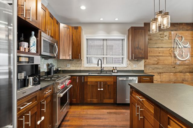 1461 W Grand Avenue 1, Chicago, IL 60642