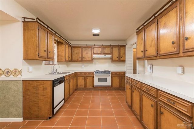 1520 Sevilla Boulevard, Edinburg, TX 78542