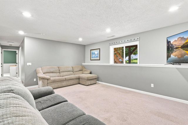 1467 Mallard Place, Waconia, MN 55387