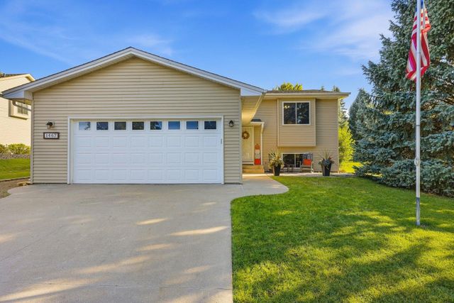 1467 Mallard Place, Waconia, MN 55387