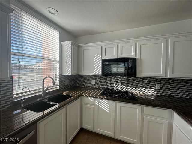 67 East Agate Avenue 203, Las Vegas, NV 89123