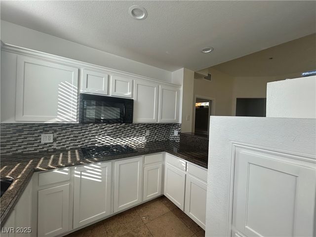 67 East Agate Avenue 203, Las Vegas, NV 89123