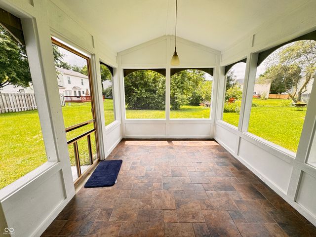8913 Glass Chimney Lane, Fishers, IN 46037