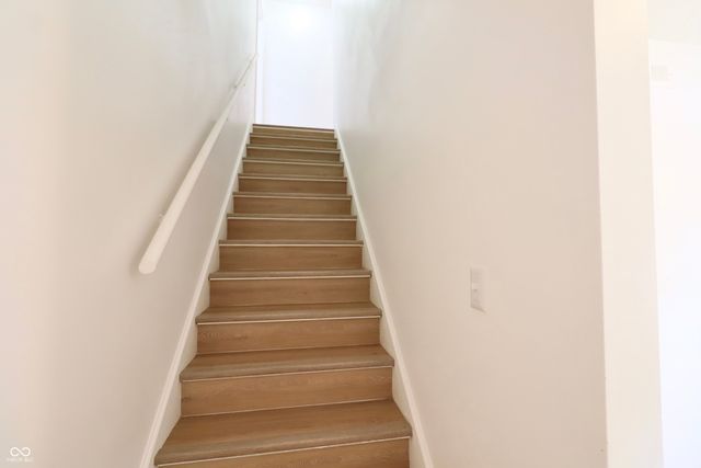 8913 Glass Chimney Lane, Fishers, IN 46037
