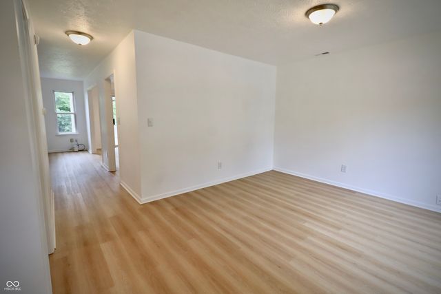 8913 Glass Chimney Lane, Fishers, IN 46037