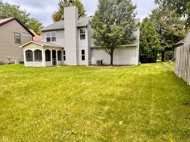 8913 Glass Chimney Lane, Fishers, IN 46037