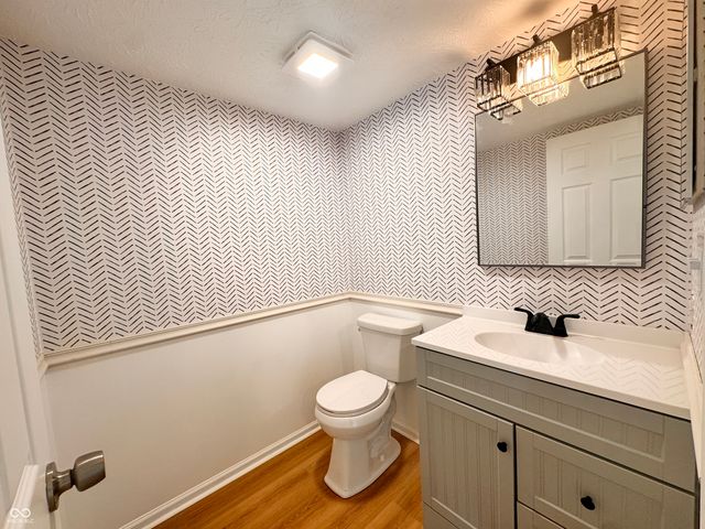 8913 Glass Chimney Lane, Fishers, IN 46037
