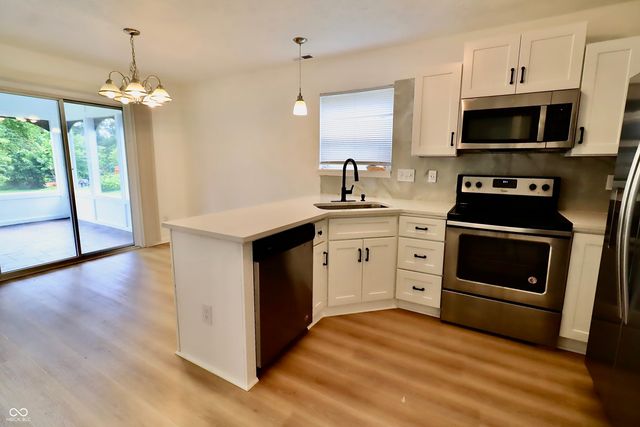 8913 Glass Chimney Lane, Fishers, IN 46037