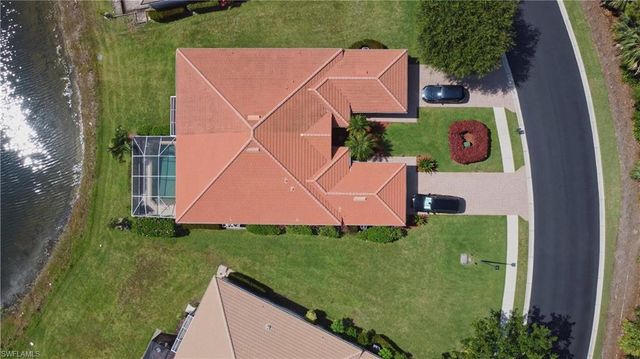 7755 Berkshire Pines DR, Naples, FL 34104
